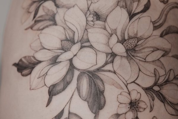 Neon Tattoo Bonn – Farbintensive Körperkunst mit Charakter